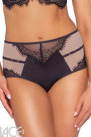 Ava - Brazilian Taillestring - Ava 01