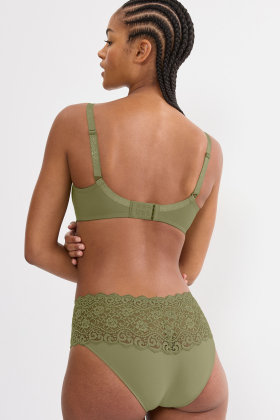 Triumph - Amourette Minimizer Beha D-H cup