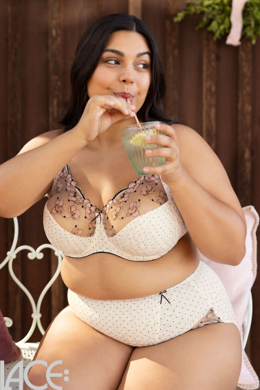 Ulla - Marilyn Beha H-L cup